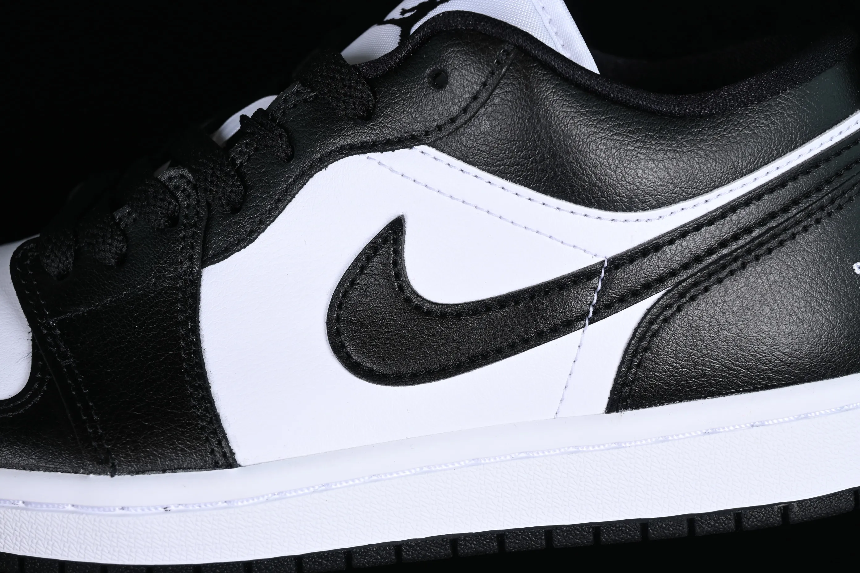 All categories Air Jordan Jordan series basketball shoes Air Jordan 1 Low G version pure original Air Jordan 1 Low "Panda" AJ1 Joe 1 Panda low-top basketball shoes DC0774-101